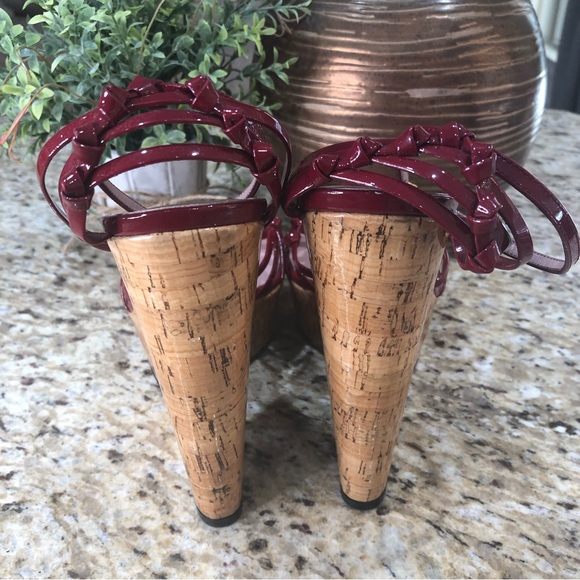 Gucci Alice Red Patent Leather Knot Strappy Platform Cork Sandal Wedges 40 - Picture 11 of 13